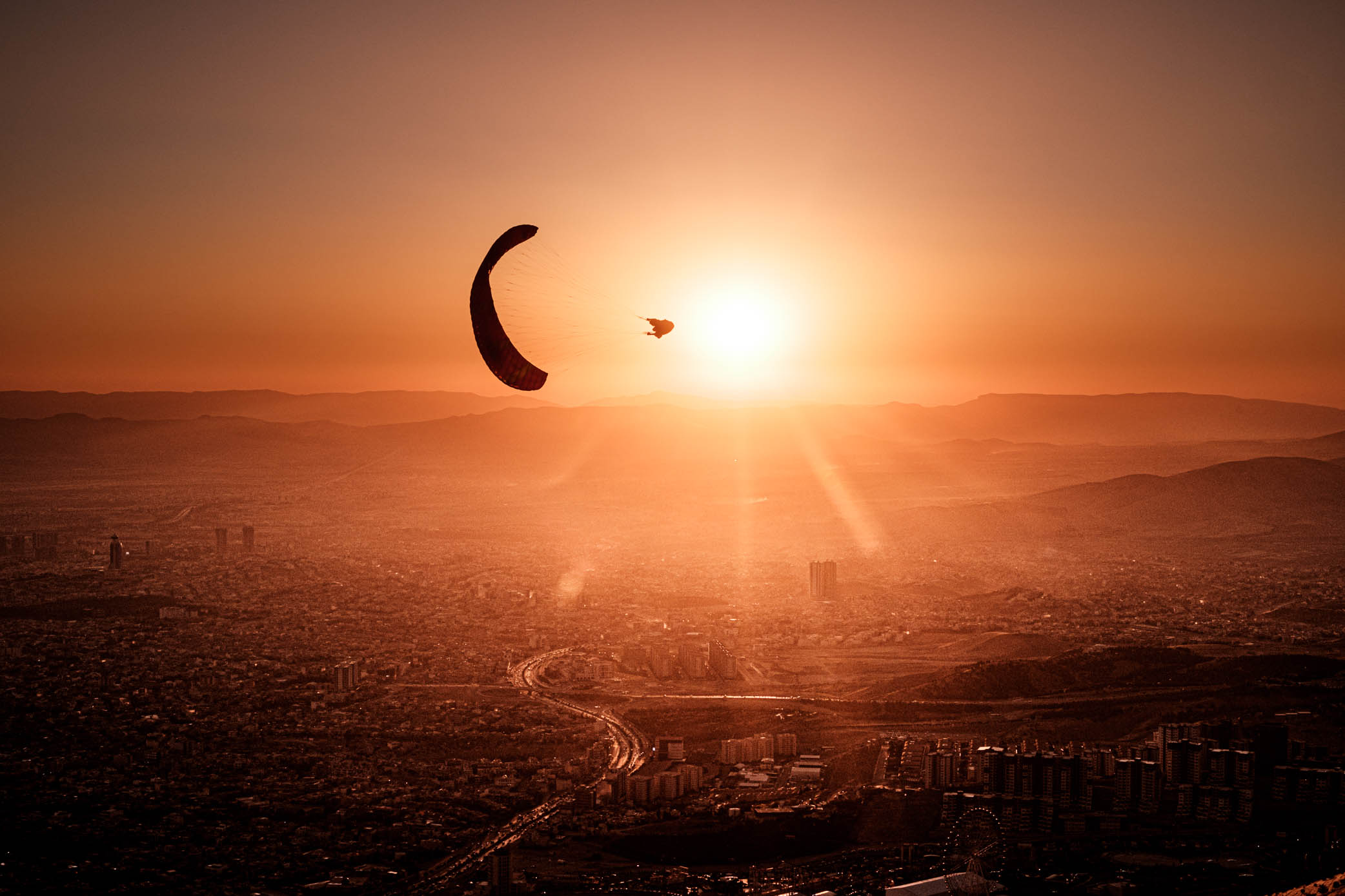 PARAGLIDING OVER THE SKIES